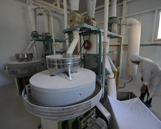 冀森石磨面粉供不應求